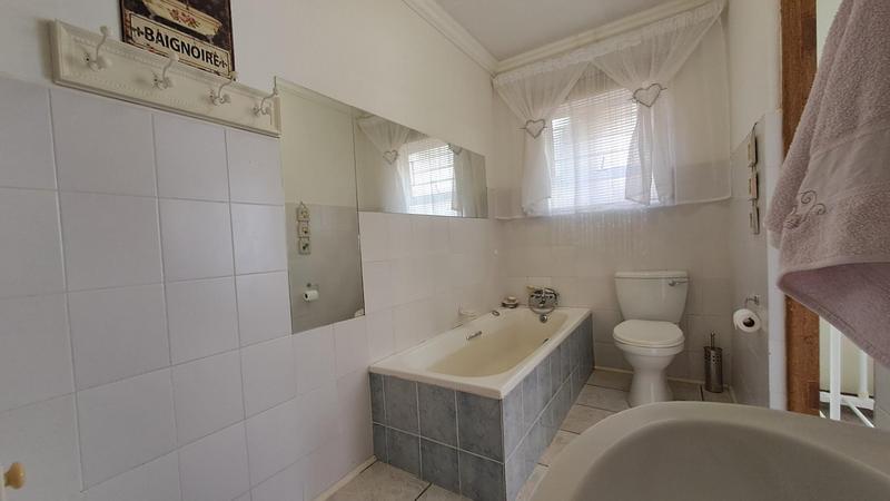 3 Bedroom Property for Sale in Stilbaai Wes Western Cape